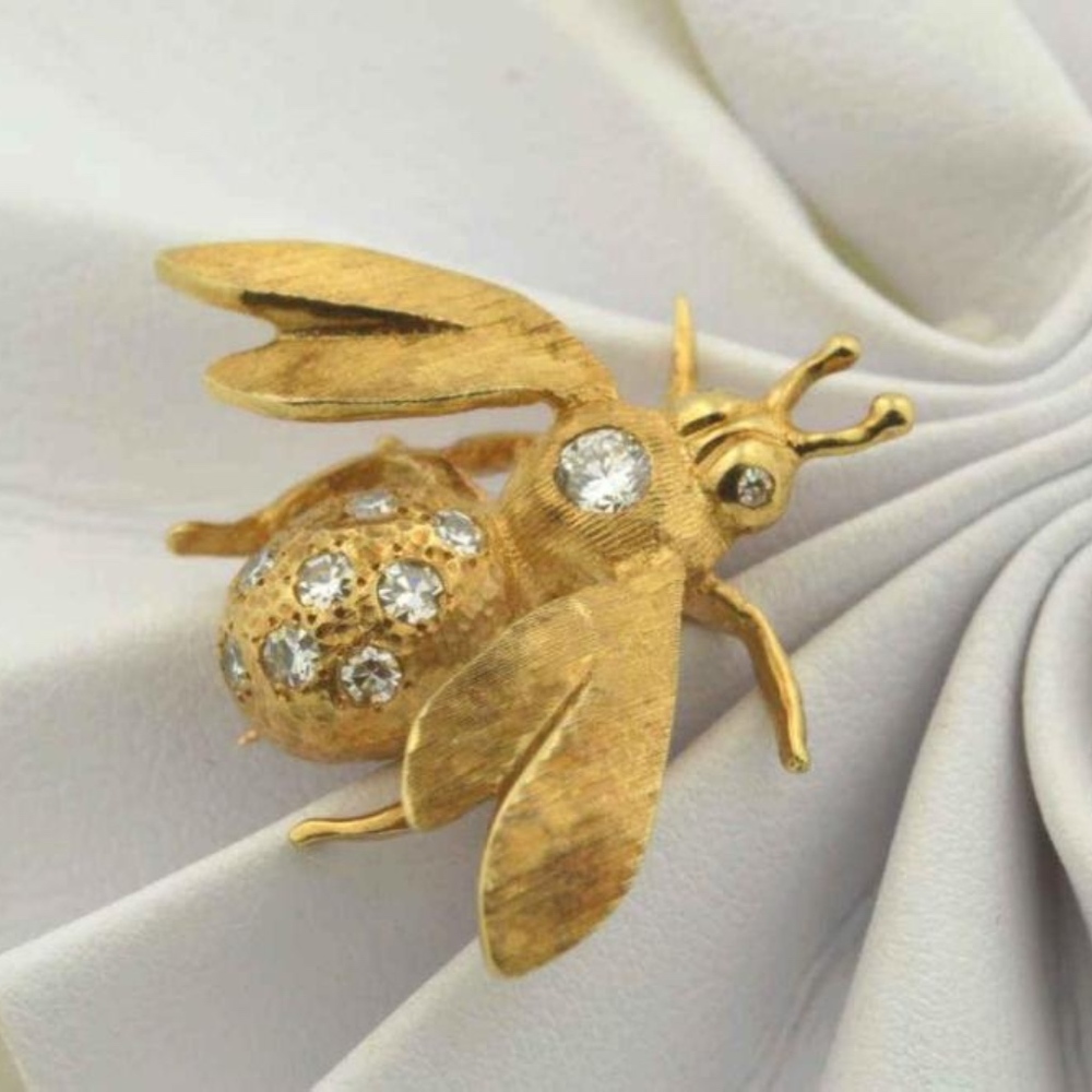 14kt yellow gold extra large bee brooch